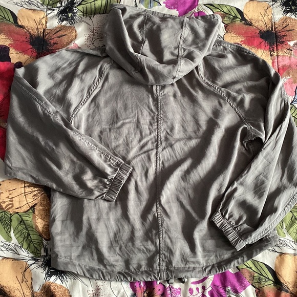 Lululemon City Stroll Hoodie - Picture 11 of 12